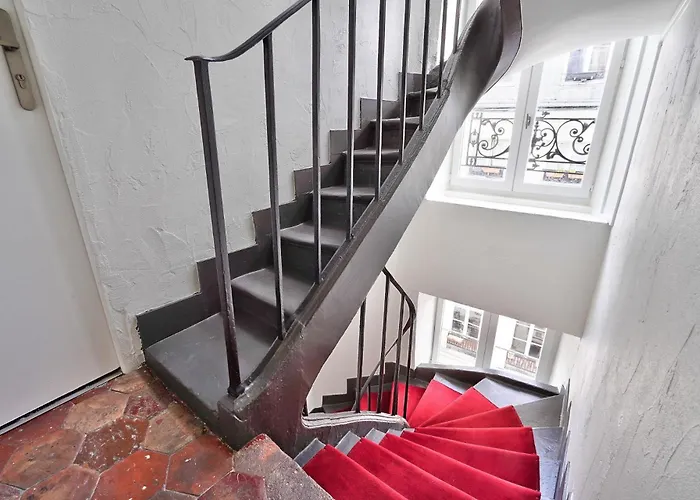 Cosy And New Studio In The Heart Of Paris